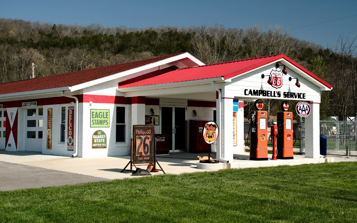 Campbell's Service, a restored Phillips 66 service station and Route 66 museum
